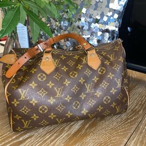 Preowned Louis Vuitton speedy